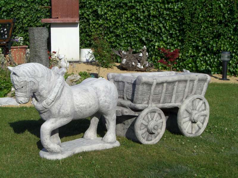 Betonnen Tuinbeelden Paard met kar (nieuw) 