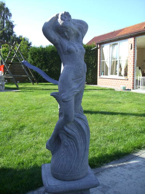 Tuinbeelden Griekse vrouw 