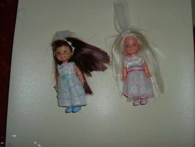 2 barbie bruidskindjes  broertje en zusje