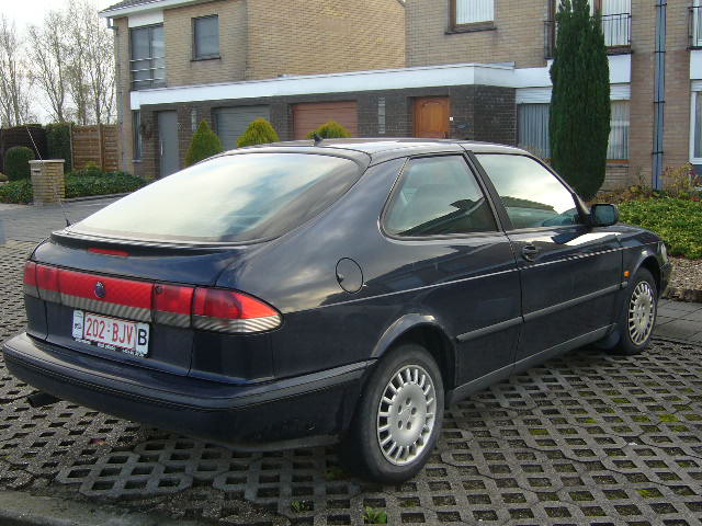 Saab 900 coupé