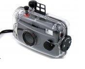 Analoge INTOVA onderwatercamera met onderwaterhuis en film