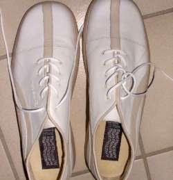 NIEUW : Beige sportieve schoen met veters