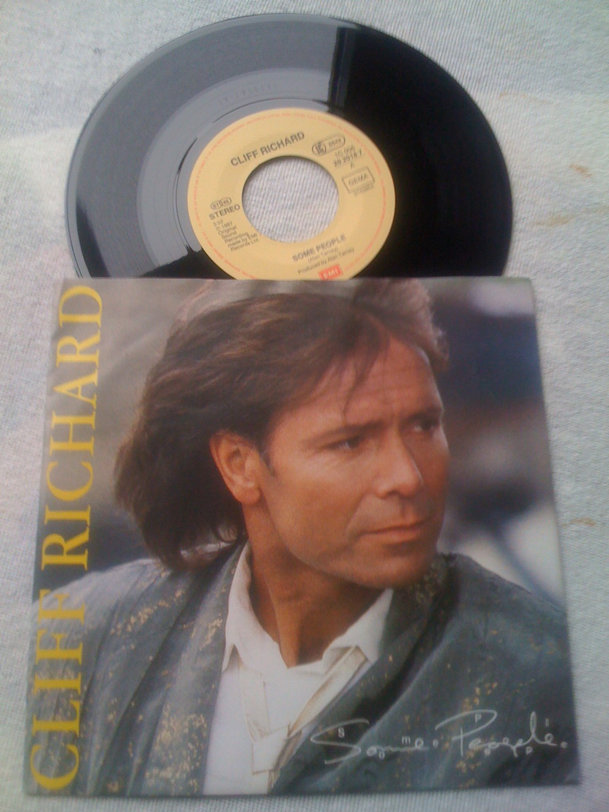 CLIFF RICHARD Some People
